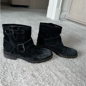 Scoop NYC Lavorazione Artigiana Black Suede Low Buckle Boots